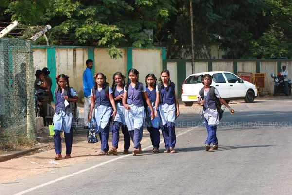 School 600.jpg 